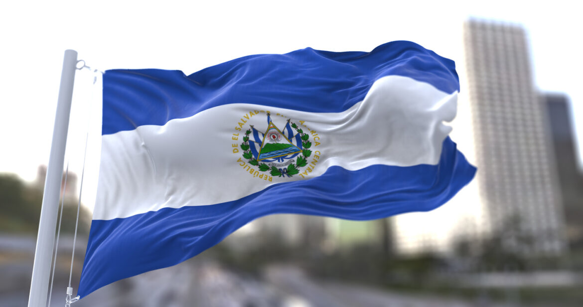 Bonos en dólares de El Salvador se posicionan entre los de mejor desempeño en mercados emergentes, según Bloomberg