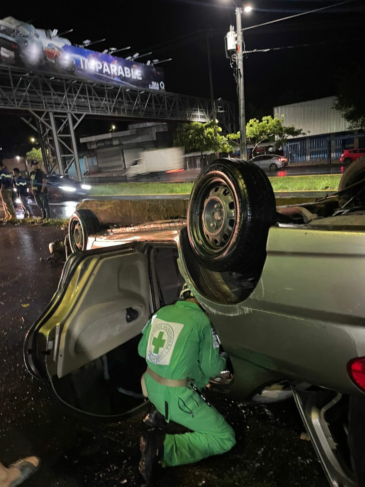 Dos lesionados tras vuelco de vehículo en carretera Panamericana, San Martín