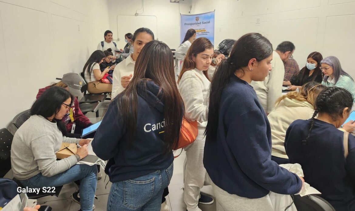 Más de cien migrantes de Colombia regresan a su país en un vuelo de deportados desde EE.UU.