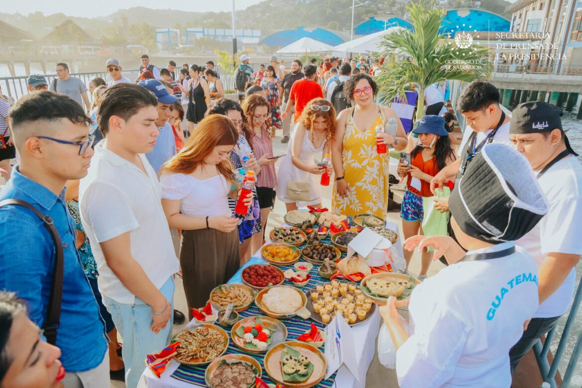 El “Mole Fest Internacional” se desarrolló en el Muelle Turístico del Puerto de La Libertad