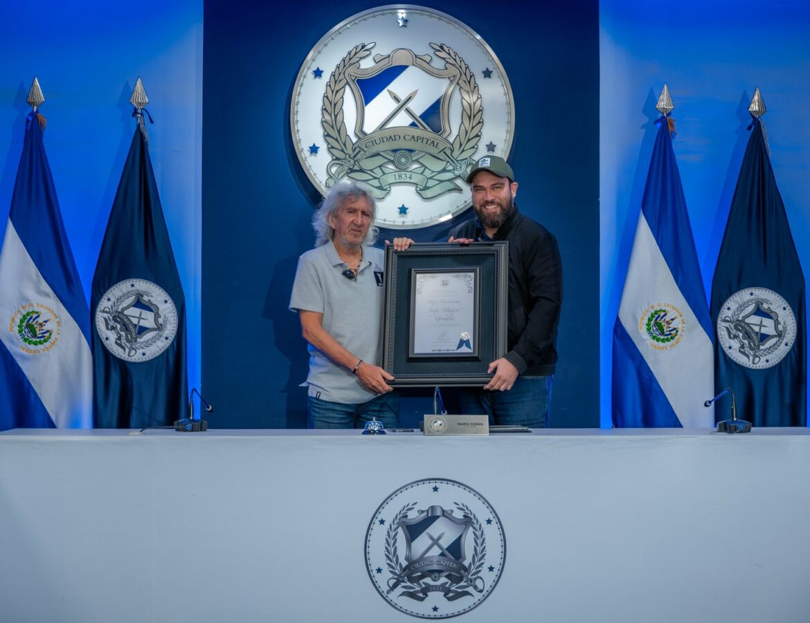 San Salvador reconoce a Jorge “El Mágico” González como Hijo Meritísimo de la Ciudad