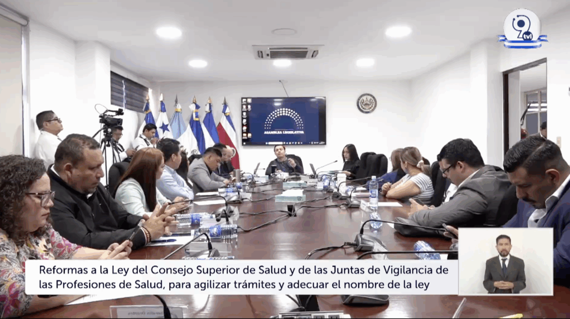 Comisión aprueba reformas para agilizar trámites en establecimientos privados de salud