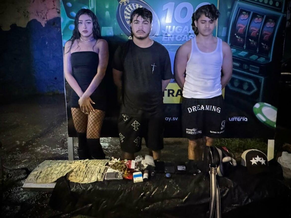 FAES incauta drogas y dinero tras accidente vial en San Salvador