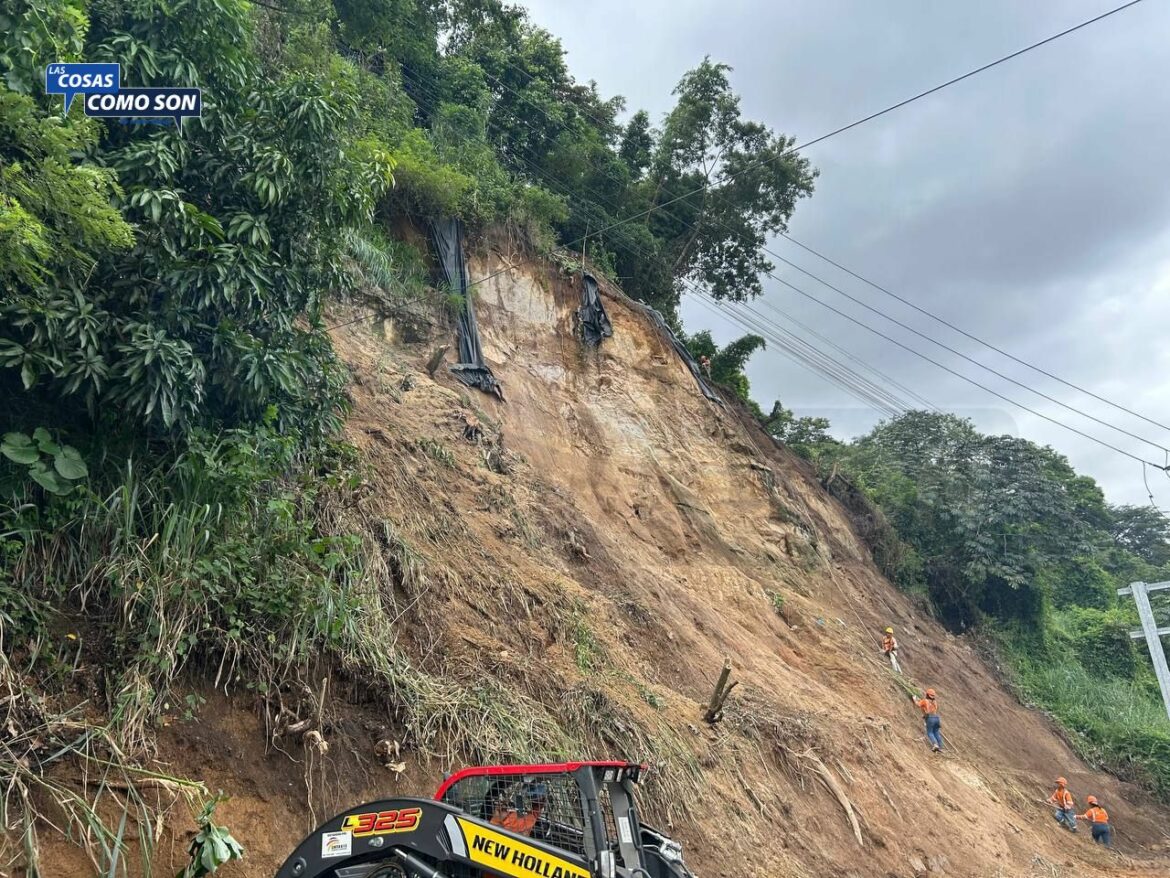 MOP y FOVIAL avanzan obras de estabilización en el km 6 de la autopista a Comalapa