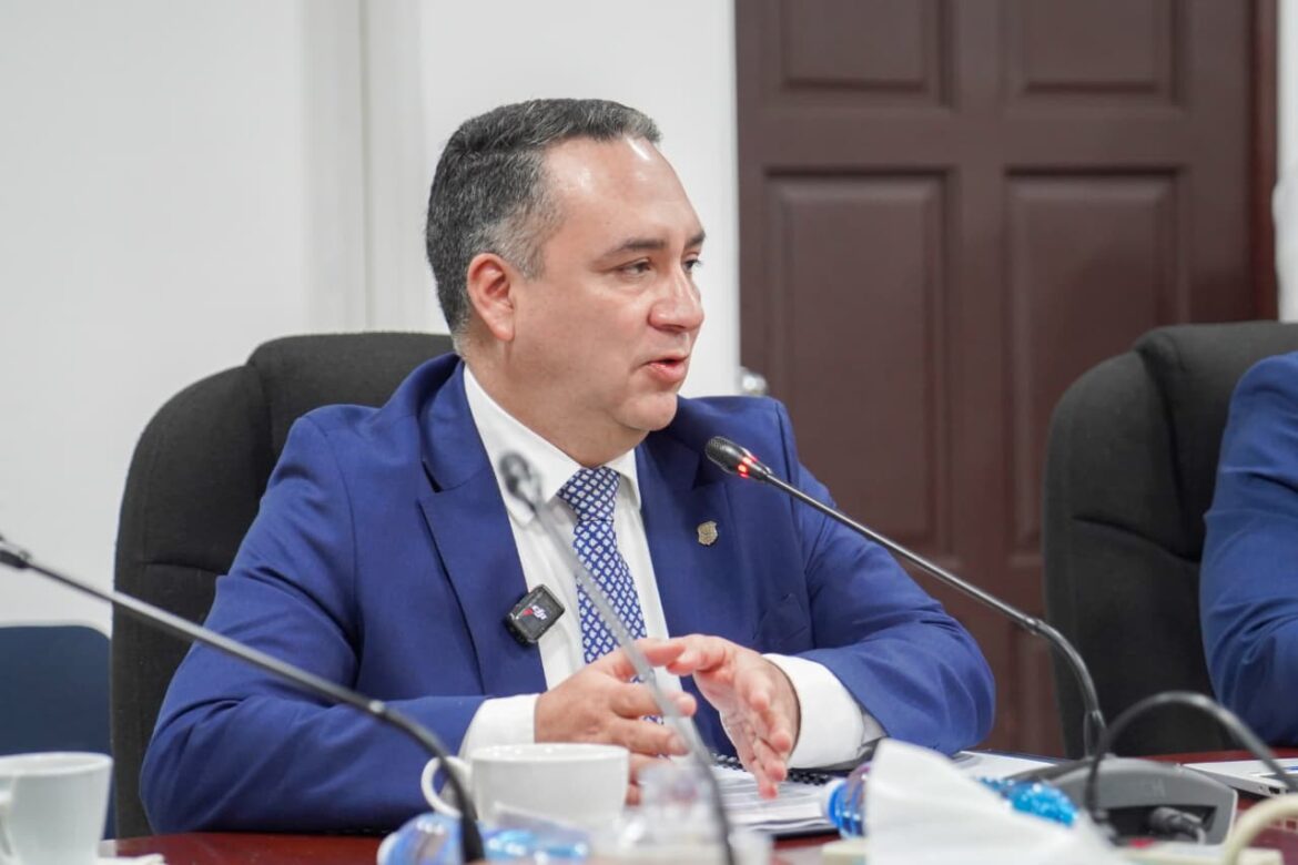 Fiscal General presenta ante la Asamblea el presupuesto 2026 de la FGR y destaca logros en reducción de mora y fortalecimiento institucional