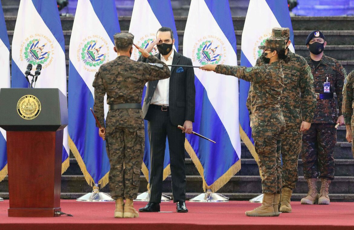 Legisladores aprueban observaciones del presidente a reformas de la Ley de la Carrera Militar