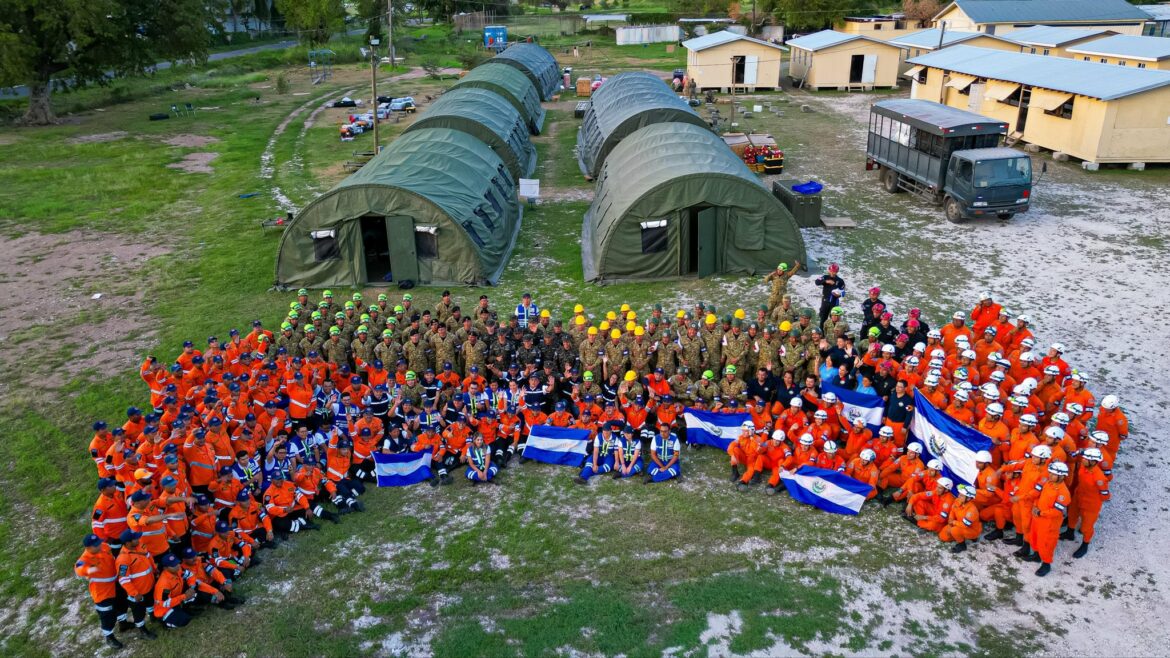Contingente salvadoreño concluye misión humanitaria en Jamaica tras paso del huracán Melissa