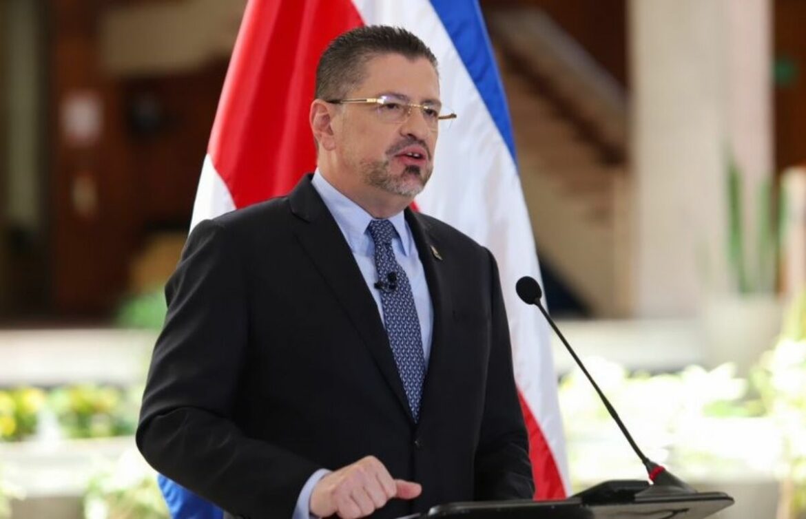 Costa Rica denuncia presunto plan para asesinar al presidente Rodrigo Chaves a semanas de las elecciones