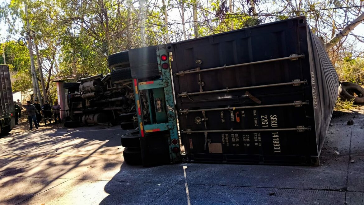 Fatal accidente de tránsito en carretera hacia frontera Anguiatú, Metapán, deja un fallecido