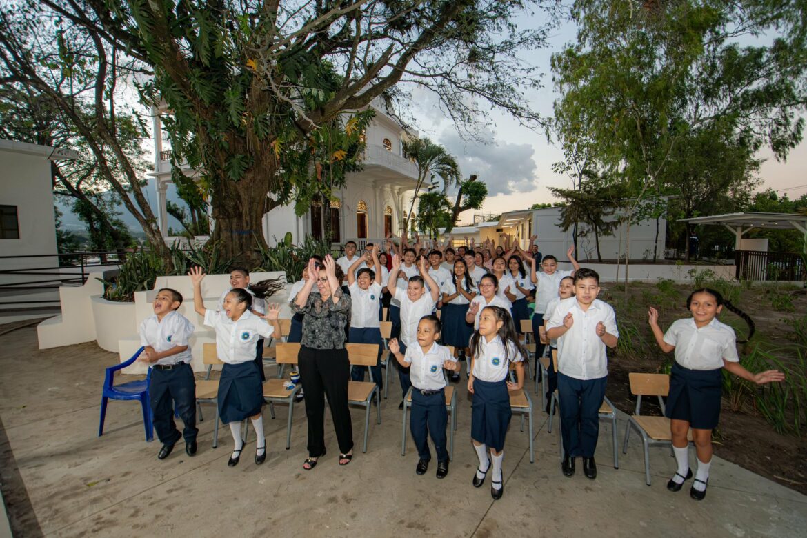 Gobierno inaugura 70 escuelas de cara al inicio de clases en el sector público