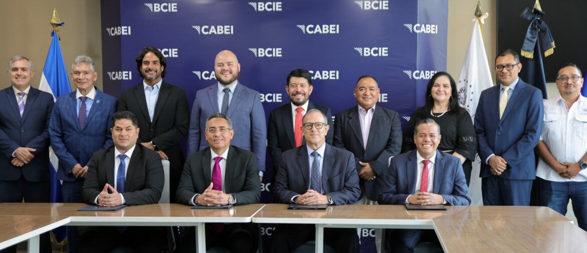 BCIE y Gobierno de El Salvador firman préstamo de $150 millones para modernizar escenarios deportivos