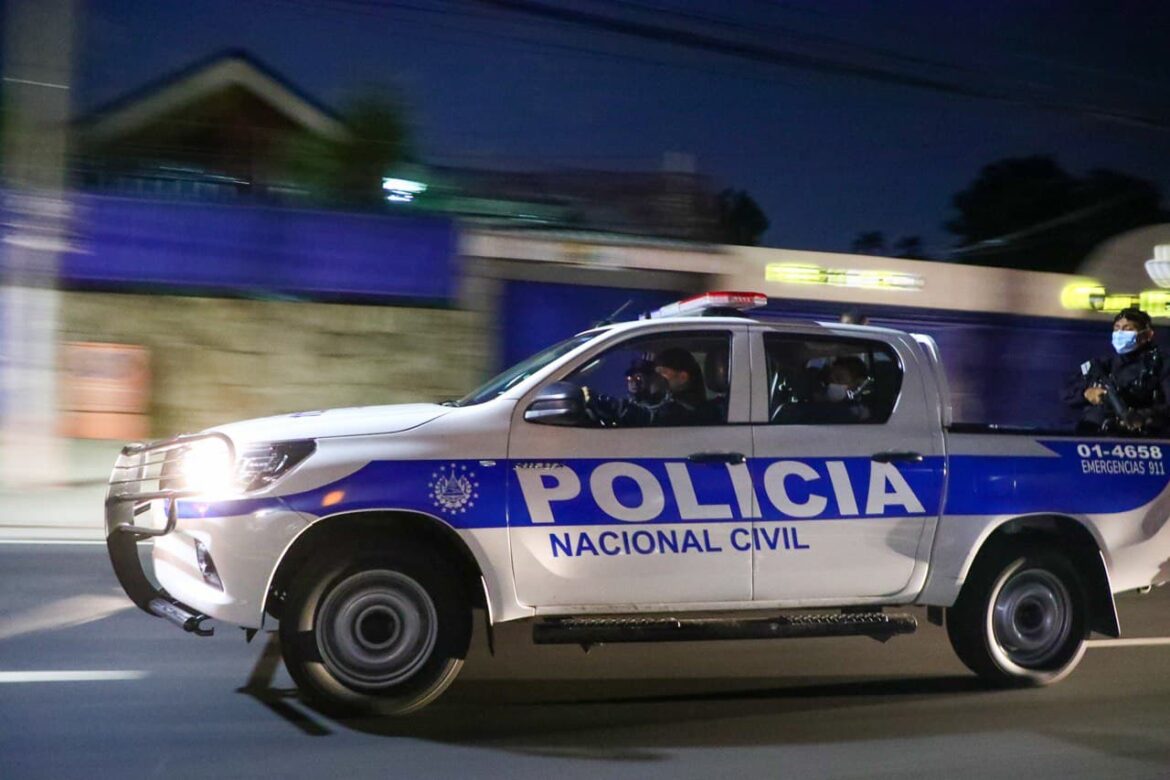 Adulto mayor muere tras enfrentarse con corvo a policías en Sensuntepeque