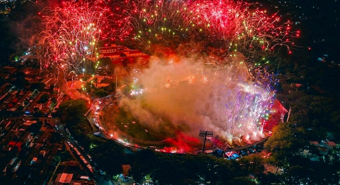 FESFUT sanciona con $250 al FAS por uso de pólvora en el estadio Óscar Quiteño