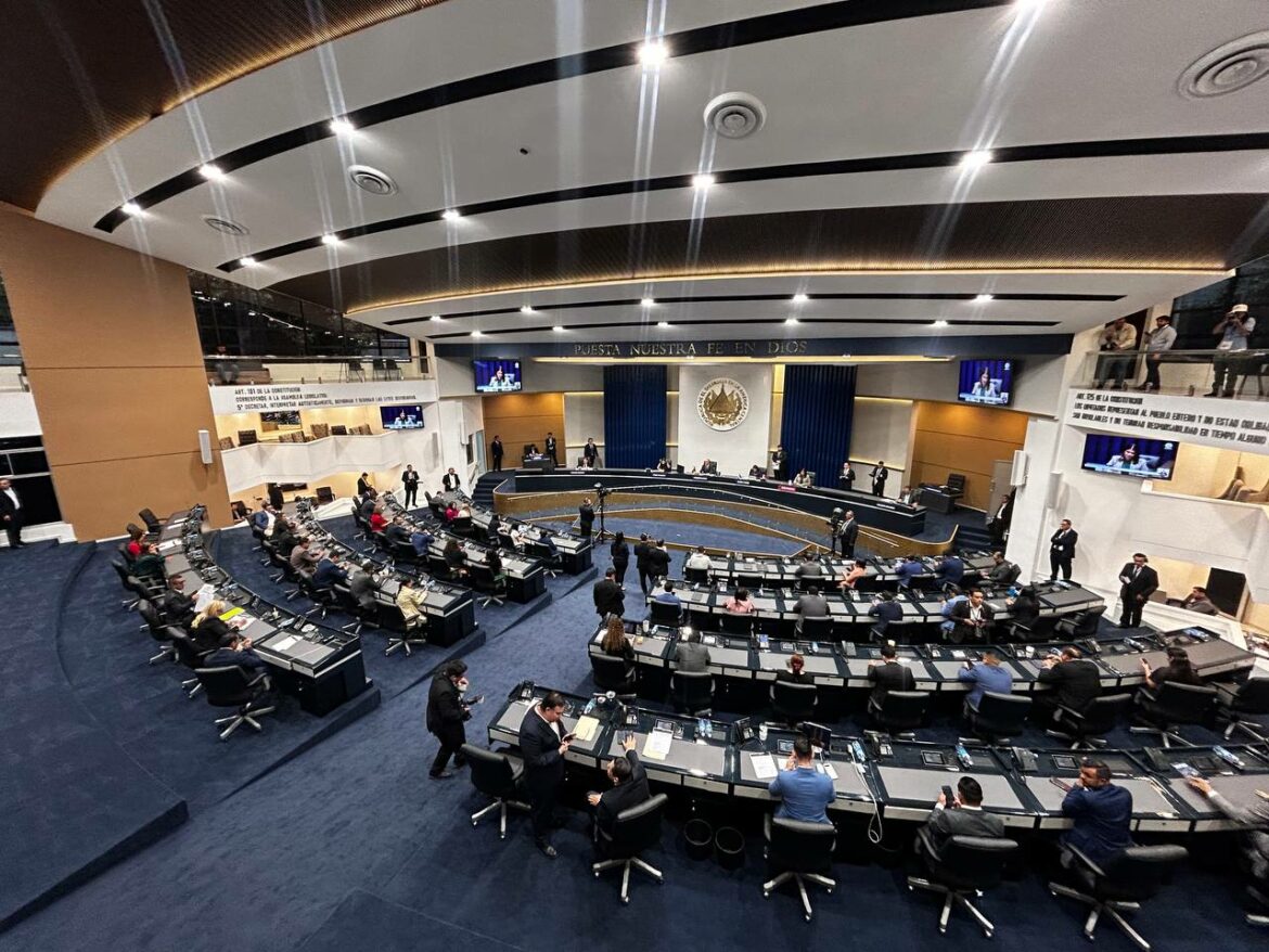 Legisladores avalan reformas al Presupuesto 2026 para conectividad digital, modernización de aeropuerto y obras municipales