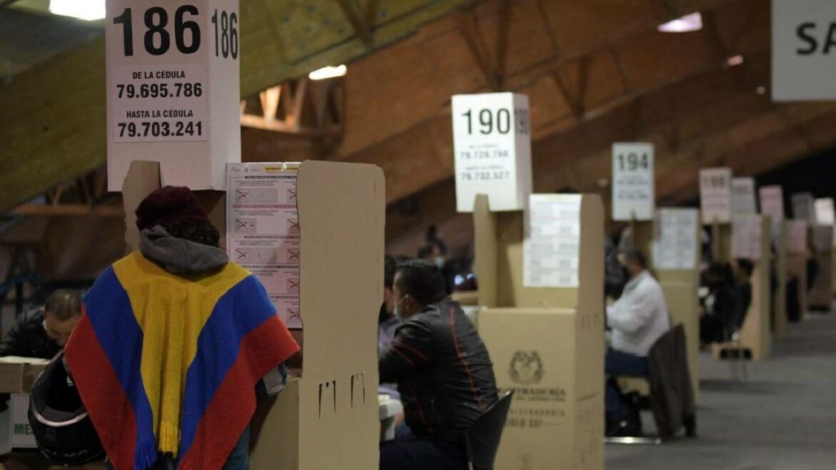Más de 41 millones de colombianos acuden a las urnas para elegir al sucesor de Gustavo Petro