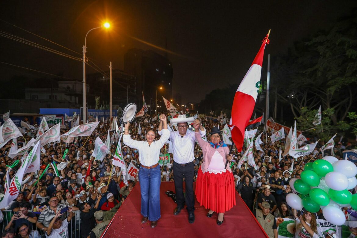 Elecciones de Perú: Boca de urna sugiere la probabilidad de un empate técnico