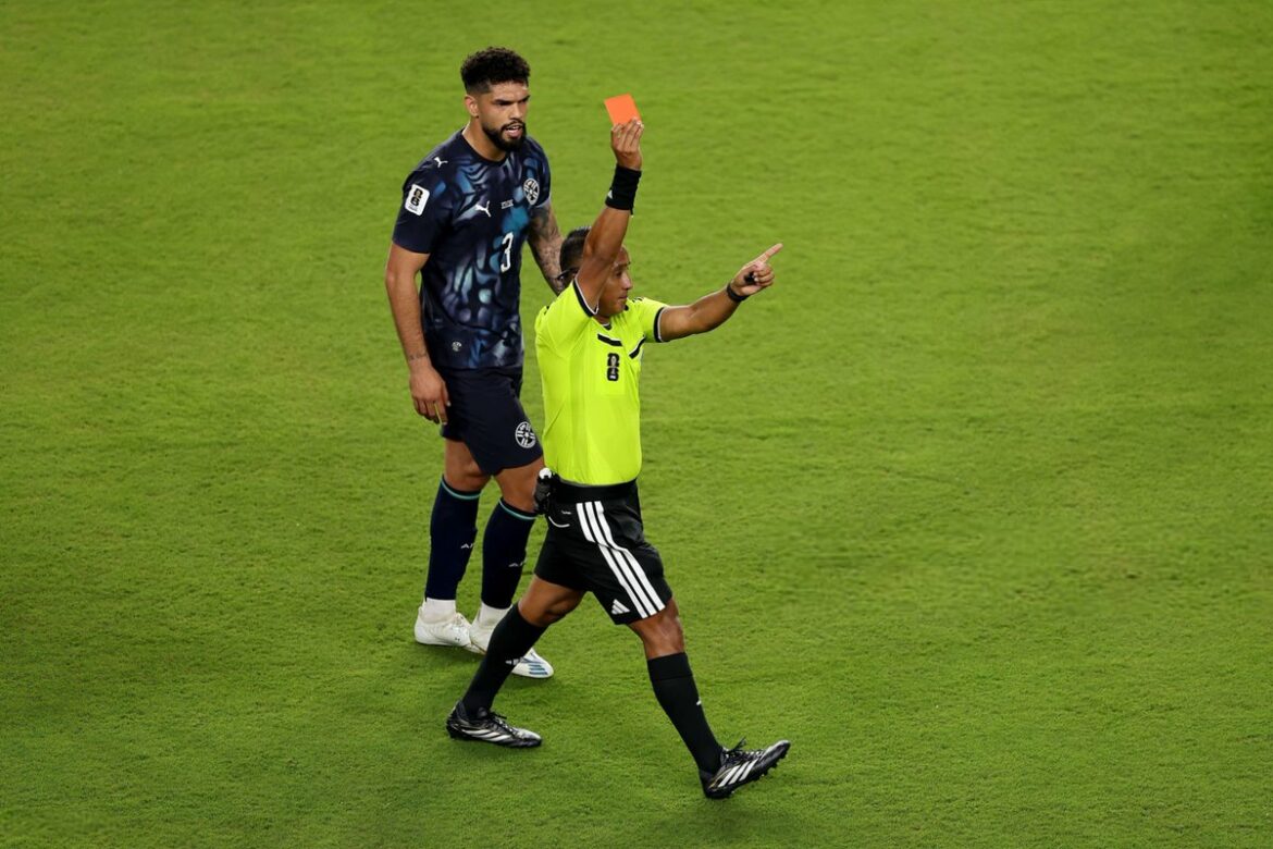 Iván Barton hace historia en el Mundial 2026 con la primera expulsión por la nueva regla de la FIFA