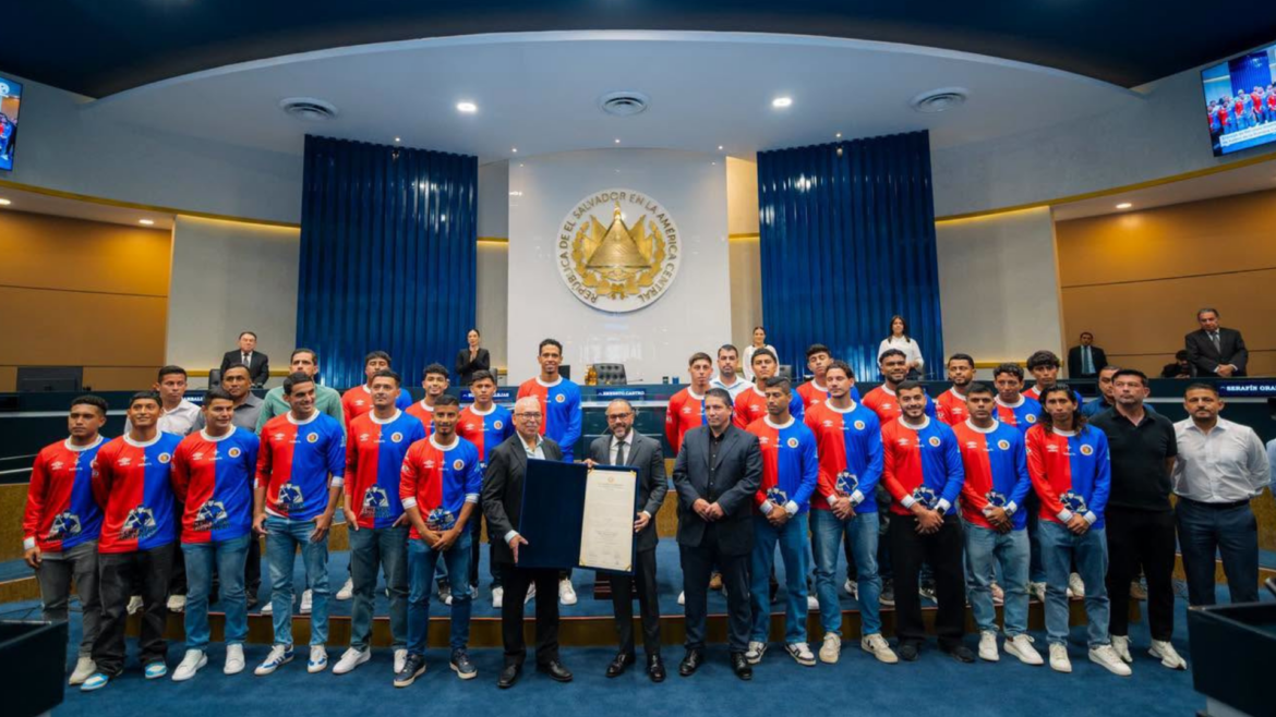 Asamblea Legislativa reconoce a FAS por conquistar su título 20 y ampliar su legado en el fútbol salvadoreño