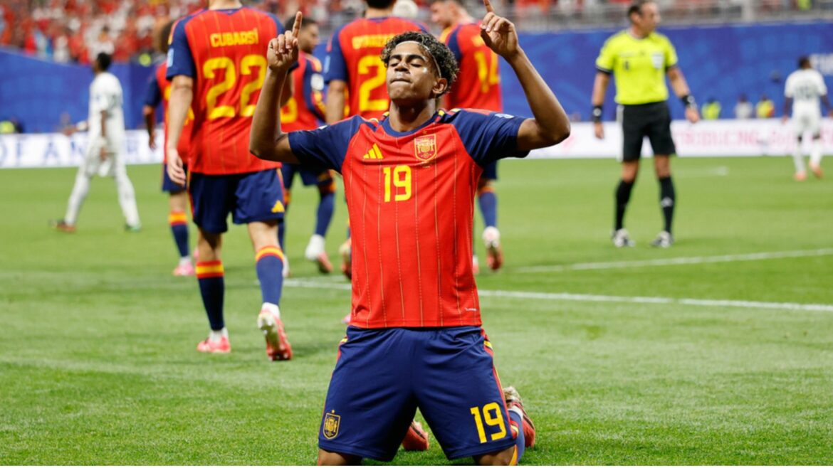 España impone goleada a Arabia Saudita y se proclama líder de grupo
