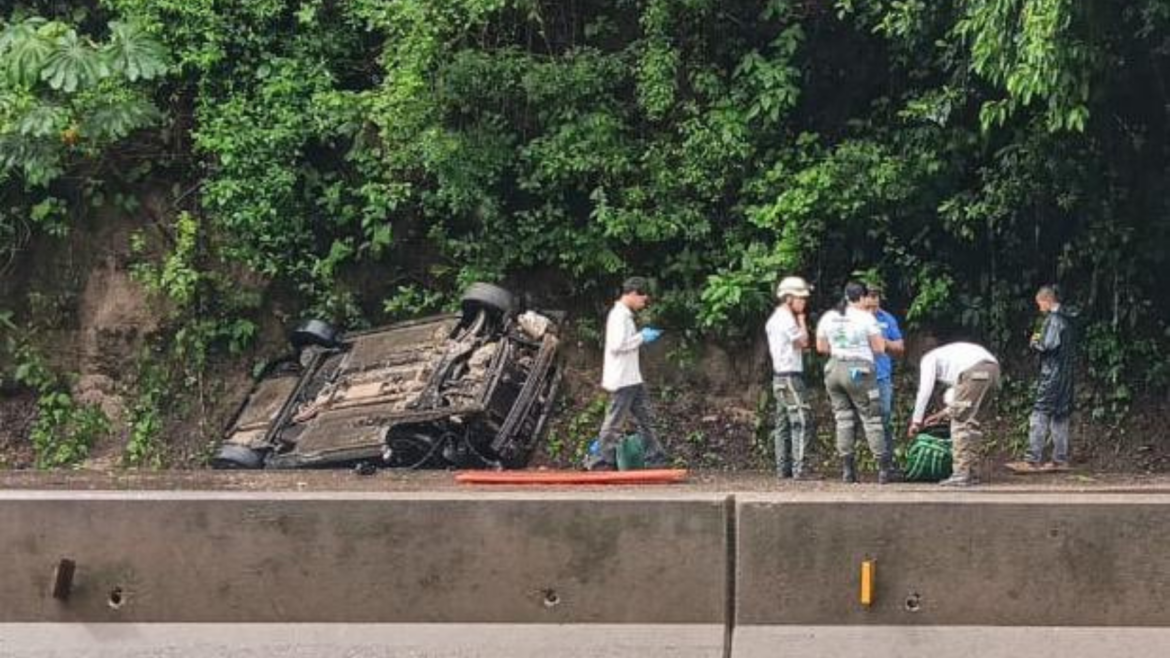 Dos personas resultan lesionadas en accidentes de tránsito ocurridos en Santa Ana Centro y El Congo