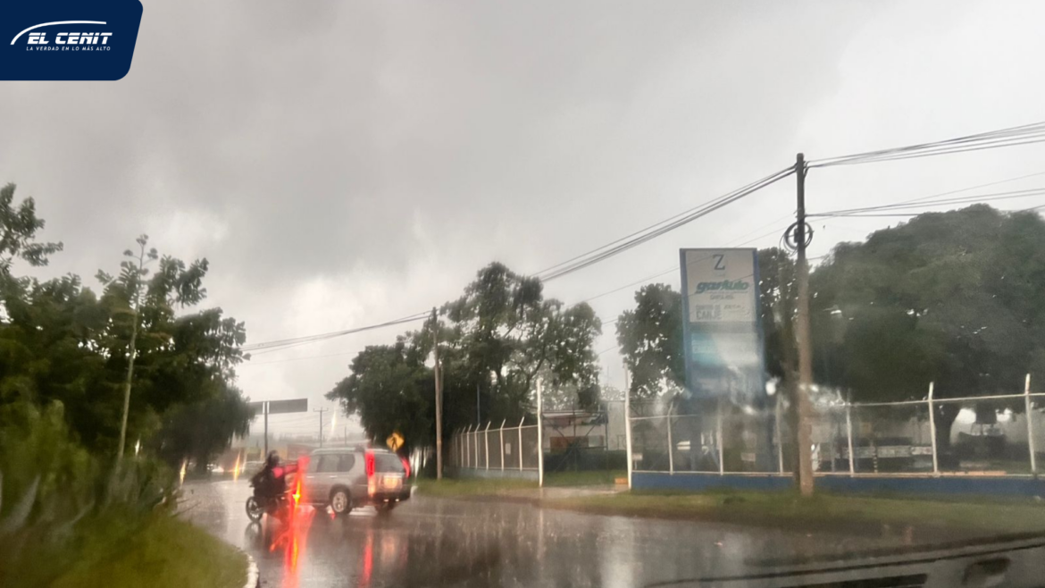 Protección Civil eleva a Alerta Naranja nacional por influencia de la tormenta tropical Cristina