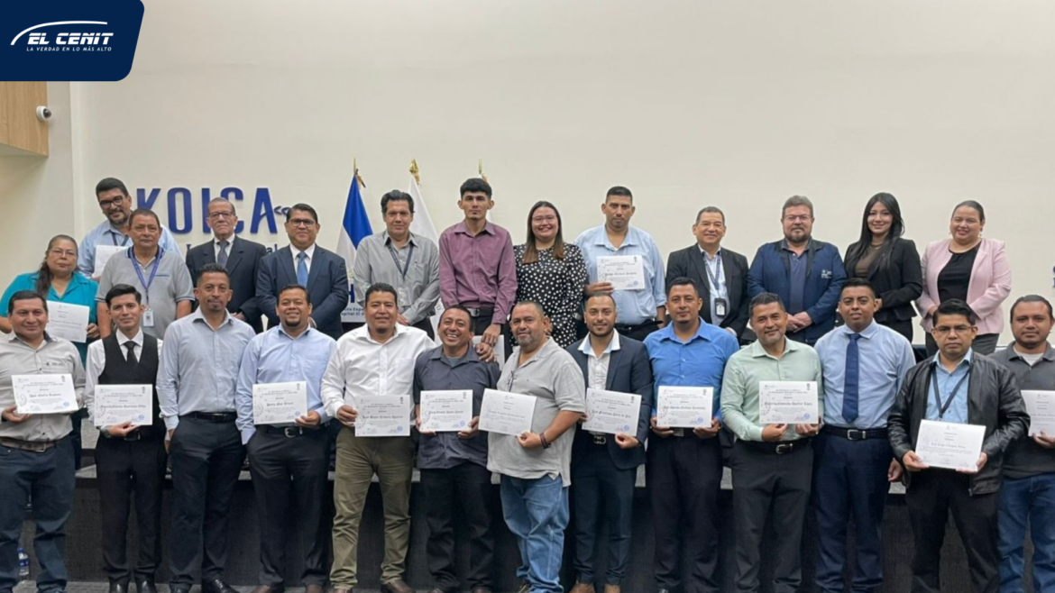 MINSAL y UNASA gradúan a la sexta promoción del Diplomado en Equipos Biomédicos, que alcanza 77 especialistas formados