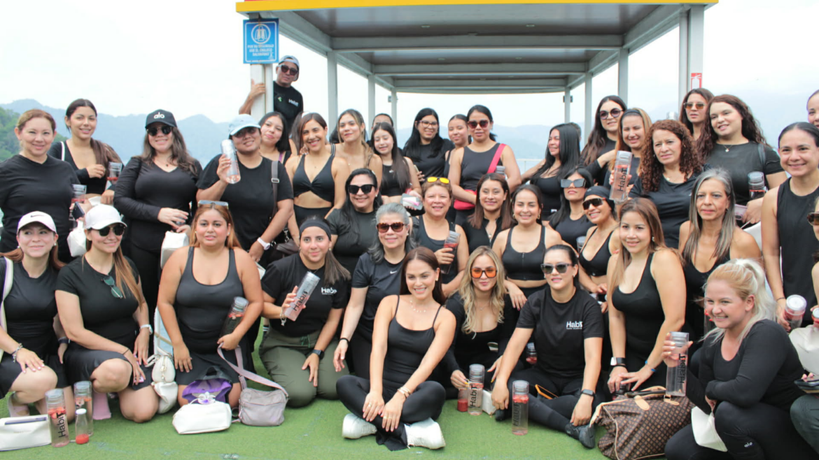 Exalumna UNASA impulsa jornada de bienestar en Lago de Coatepeque en el marco del Día de las Madres