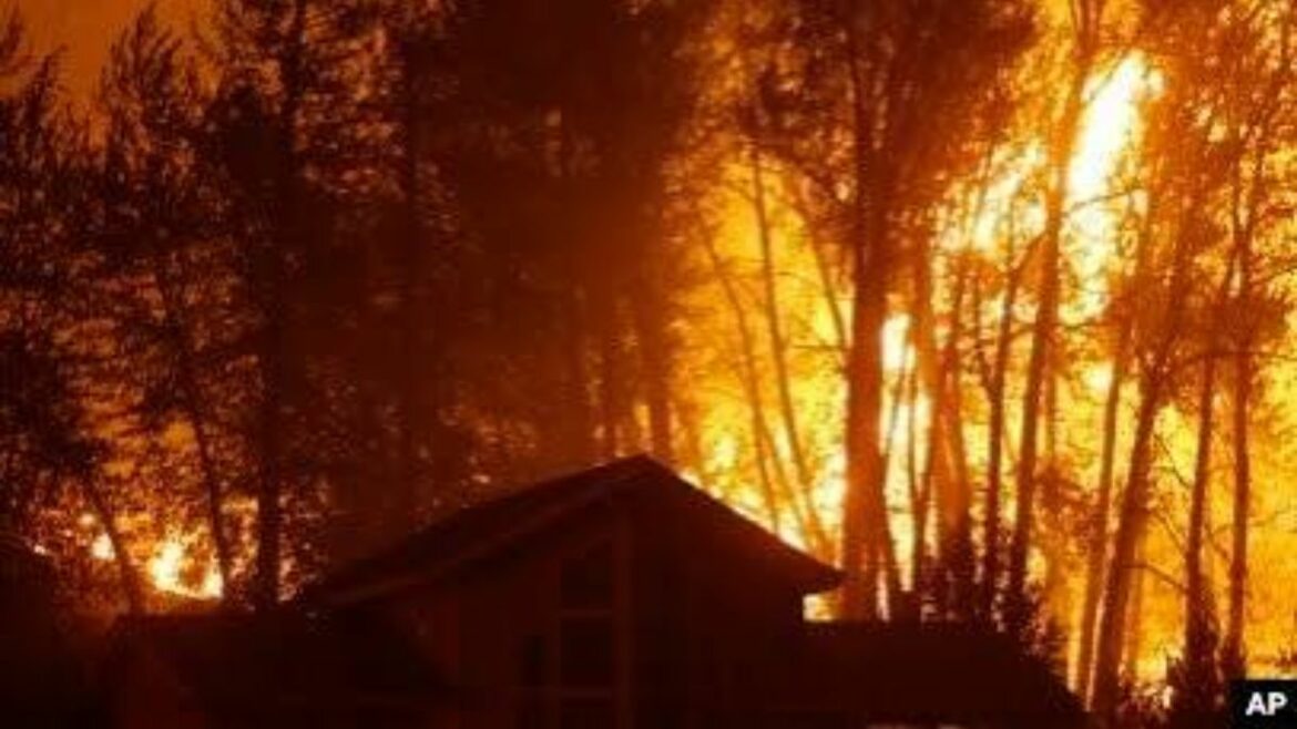 Nivel Mínimo de Nieve y Calentamiento Global Intensifican Temporada de Incendios en EE. UU.