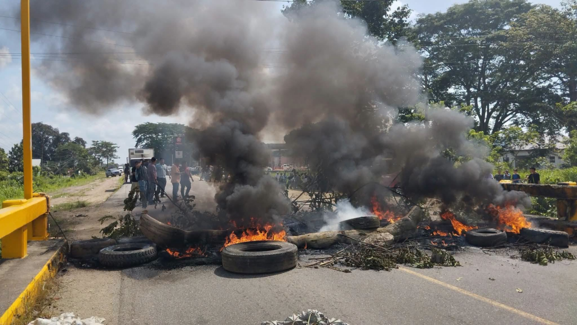 Taxistas mantienen protestas en Honduras por aumento en tasa vial