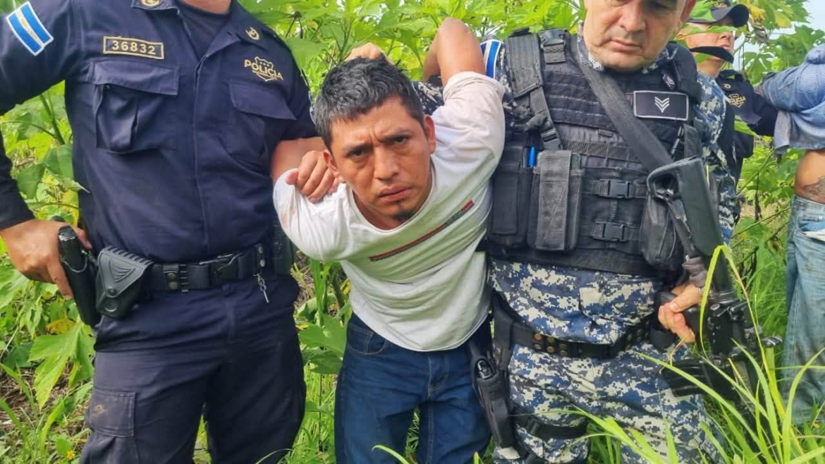 PNC rescata a adolescente de 15 años y captura a tres presuntos implicados en San Juan Opico