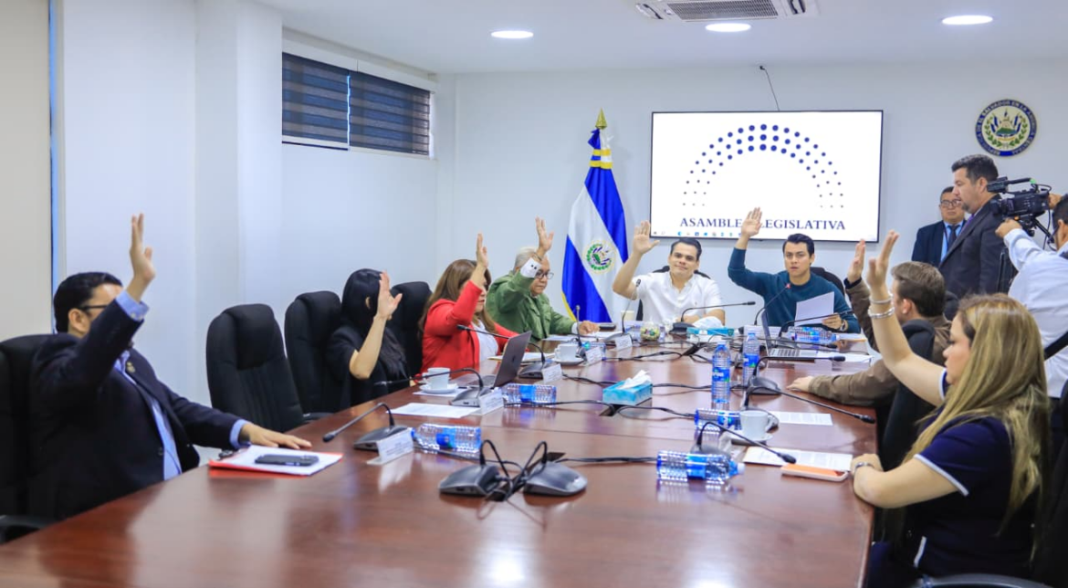 Comisión de Hacienda avala incorporar más de US$208 mil para mejorar bodega del MINDEL en San Miguel