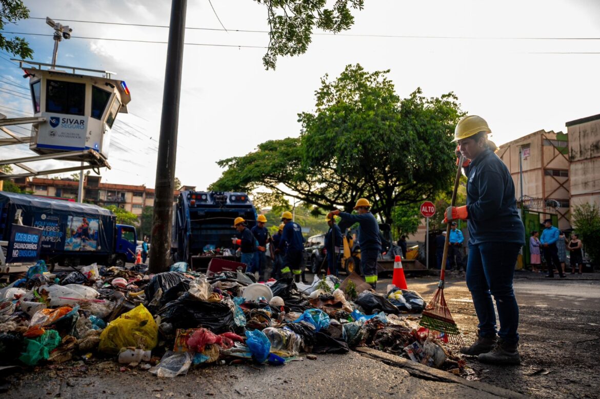 Alcaldía de San Salvador Centro instalará más de 300 cámaras y 50 parlantes inteligentes para fortalecer el orden y la limpieza