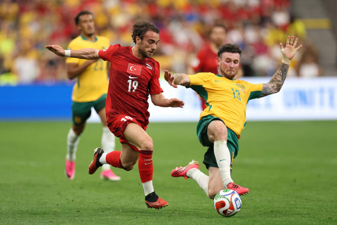 Australia sorprende a Turquía y debuta con triunfo en el Mundial