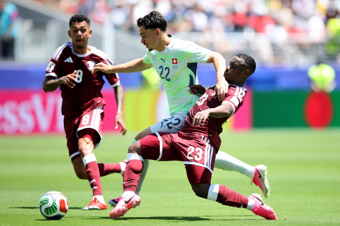 Qatar rescata un empate agónico y mantiene viva la ilusión