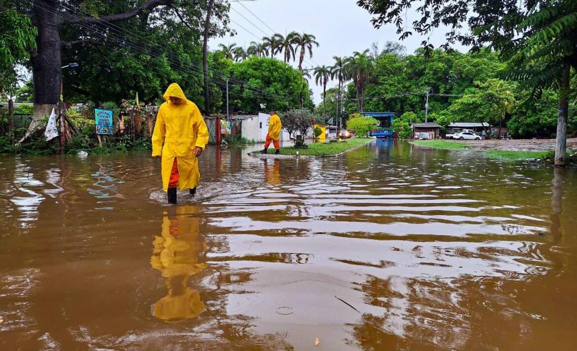 Depresión tropical Cristina provoca inundaciones y emergencias en Centroamérica