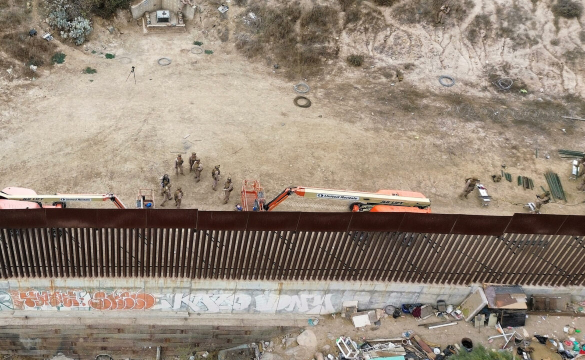 Gobierno Trump espera terminar el muro fronterizo con México a finales de 2027