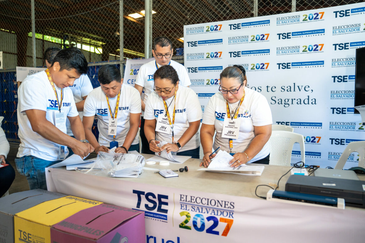 TSE avanza con la segunda prueba del escrutinio preliminar