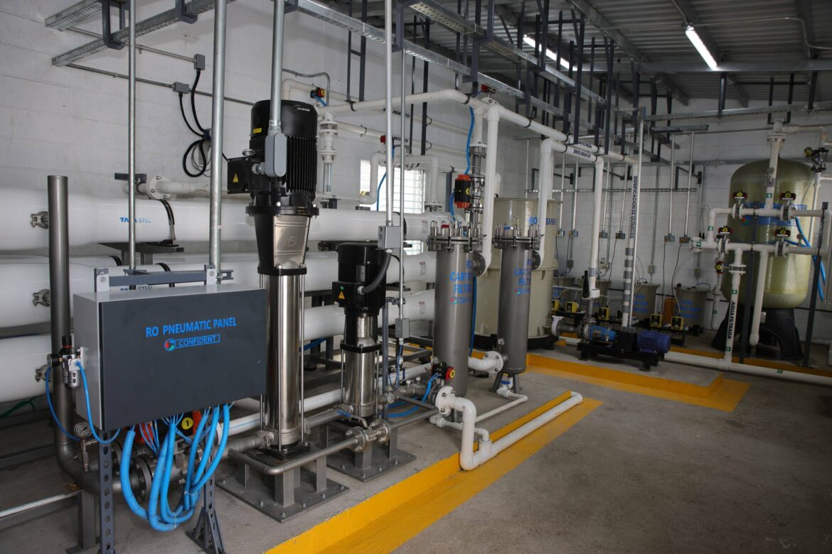 BCIE y ANDA inauguran planta desalinizadora que abastecerá de agua potable a 700 habitantes de La Libertad