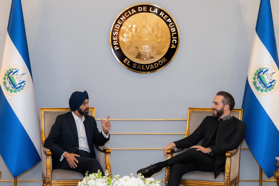 Presidente Nayib Bukele se reúne con el presidente del Banco Mundial para fortalecer la cooperación e inversión en El Salvador