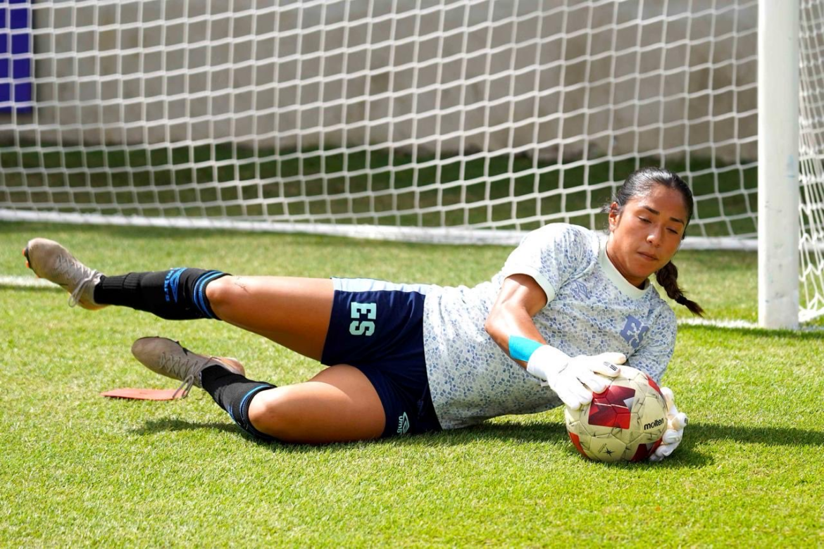 Selección Femenina de El Salvador prepara duelo ante Venezuela en los Juegos Centroamericanos y del Caribe