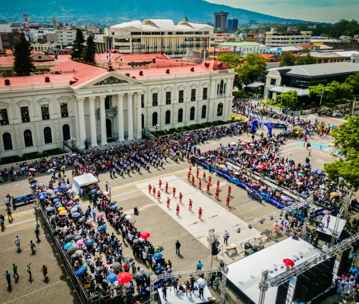 SivarBand convierte el Centro Histórico de San Salvador en el epicentro de la música durante las Fiestas Agostinas