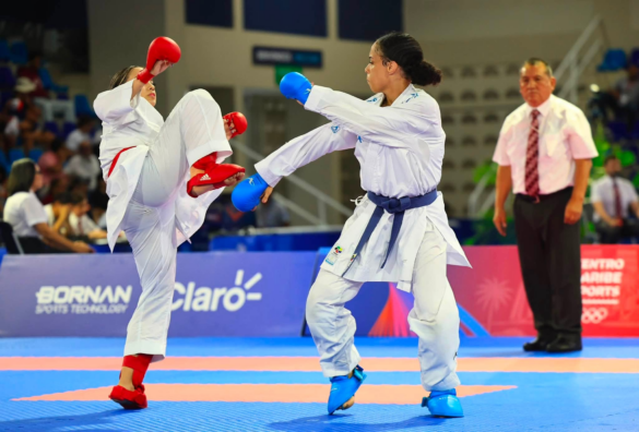 Gabriella Izaguirre consigue contundente victoria en karate de Santo Domingo 2026