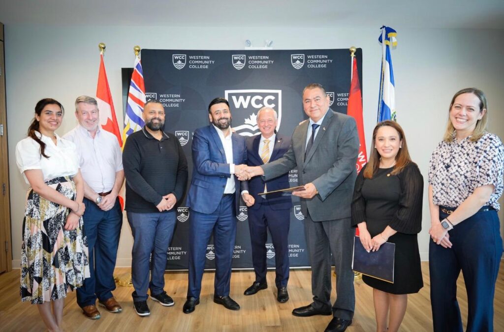 El Consulado en Vancouver, Canada, fortalece la cooperación académica