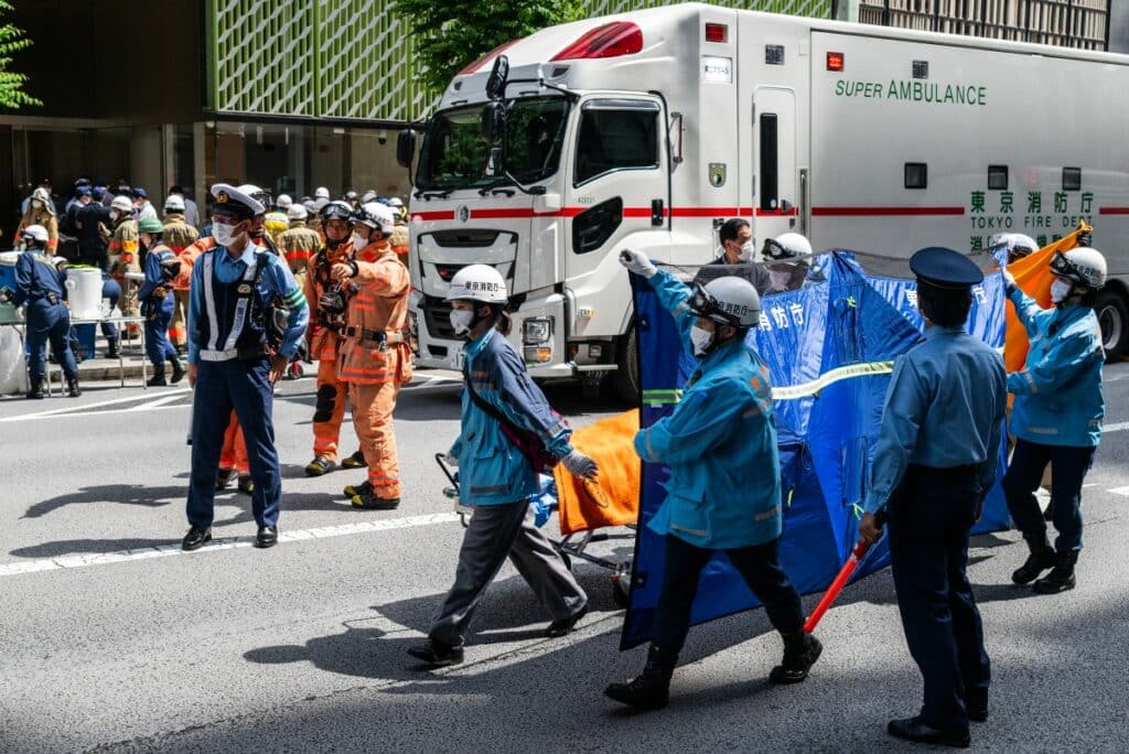 Unos 20 heridos tras un incidente con aerosol en un centro comercial de Tokio