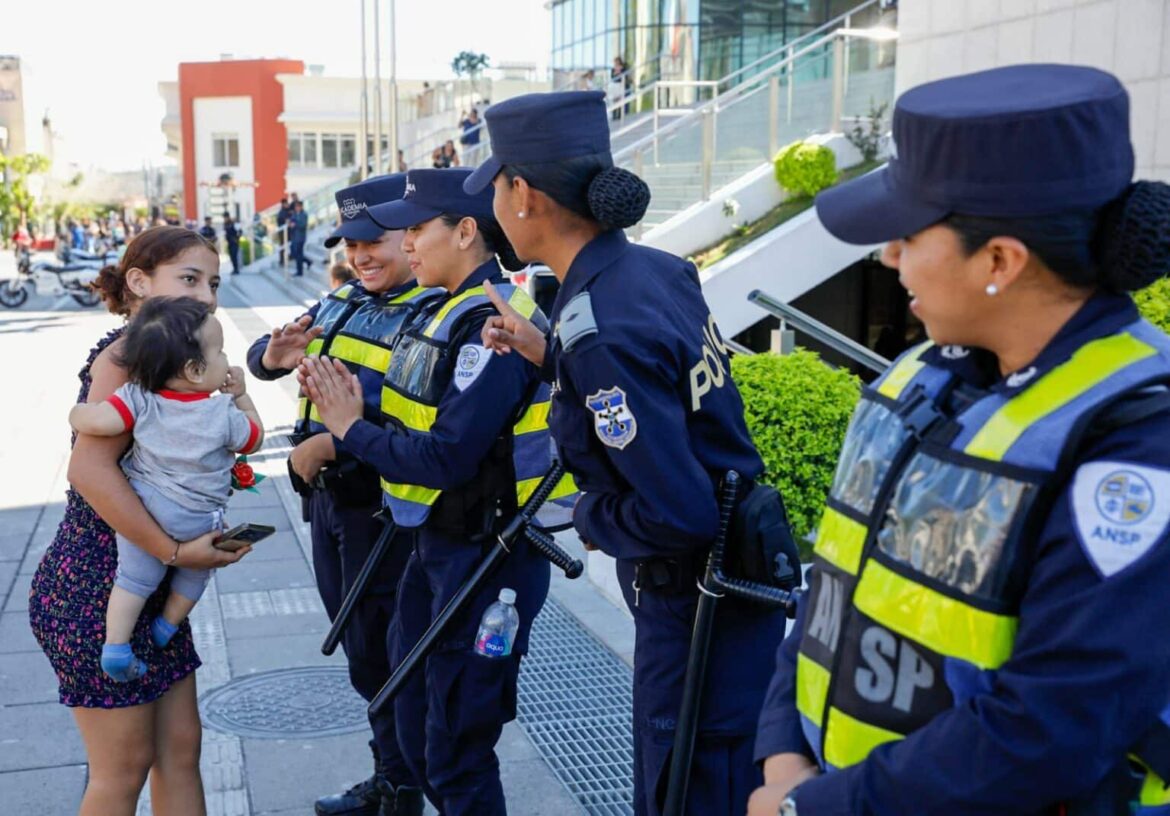 Gobierno de El Salvador frenó ataques de pandillas a policías