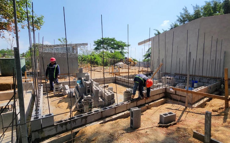 Programa Dos escuelas por día es una “megaobra”, afirma docente Rafael Góchez