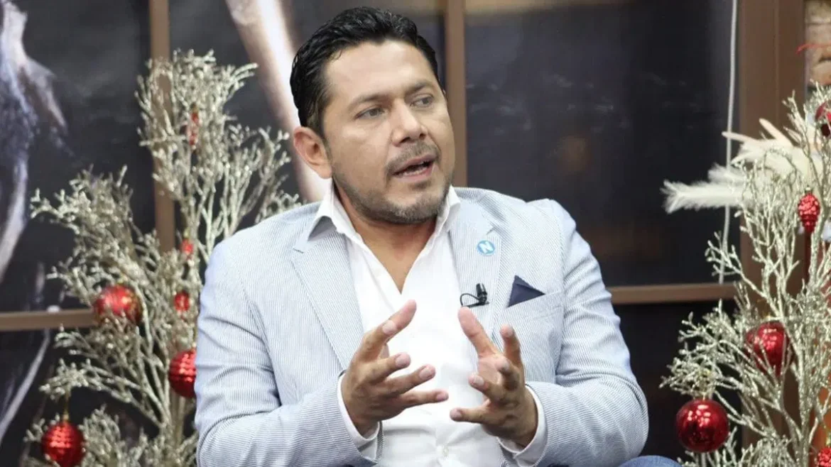 VMT pone multa de $150 a diputado Edgardo Mulato
