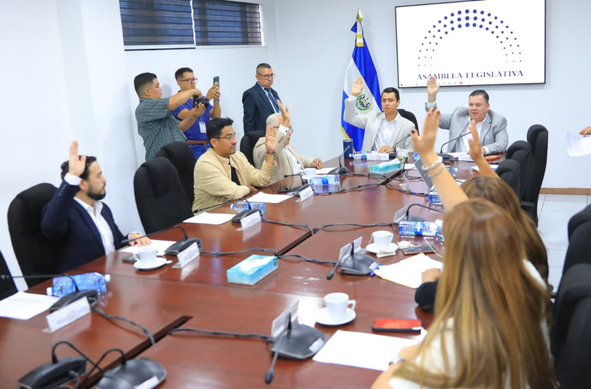 Comisión de Hacienda avala incorporar US$620,000 a FIDEAGRO para mantener créditos con tasas preferenciales