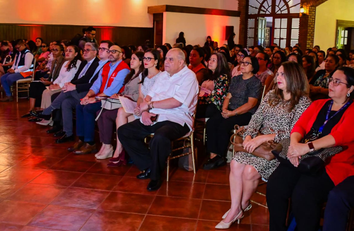 281 mujeres culminan formación empresarial para fortalecer sus emprendimientos