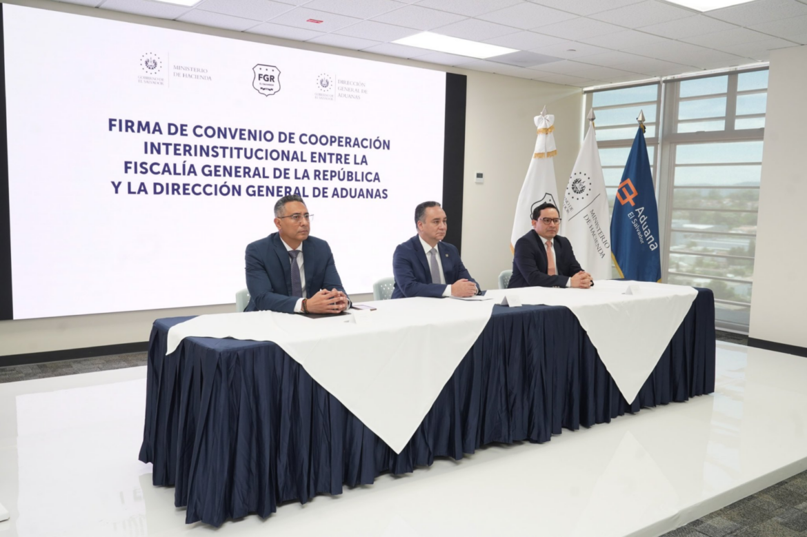 FGR y Aduanas fortalecen intercambio de información para investigar delitos vinculados al comercio exterior